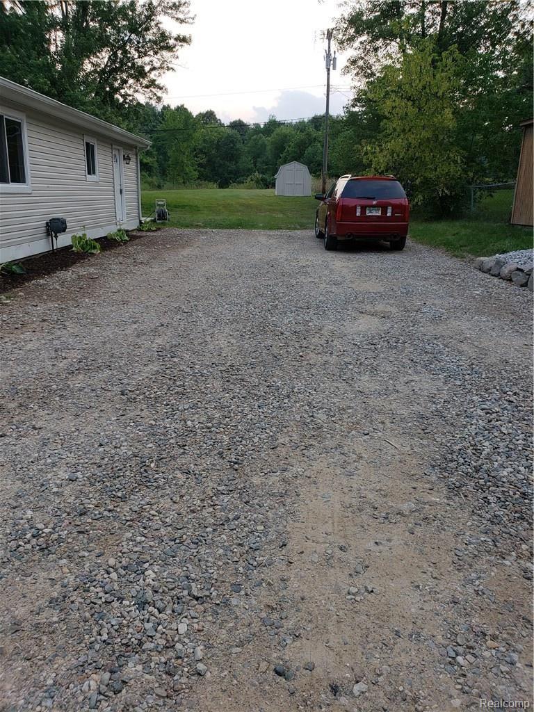 7665 Clintonville Road Clarkston, MI 48348 - Photo 28 of 28 driveway.jpg