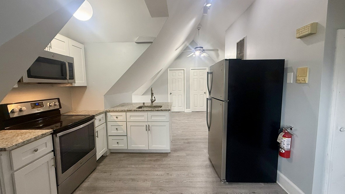 209 Cottage Street, Unit 3 Pawtucket, RI 02860 - Photo 4 of 22