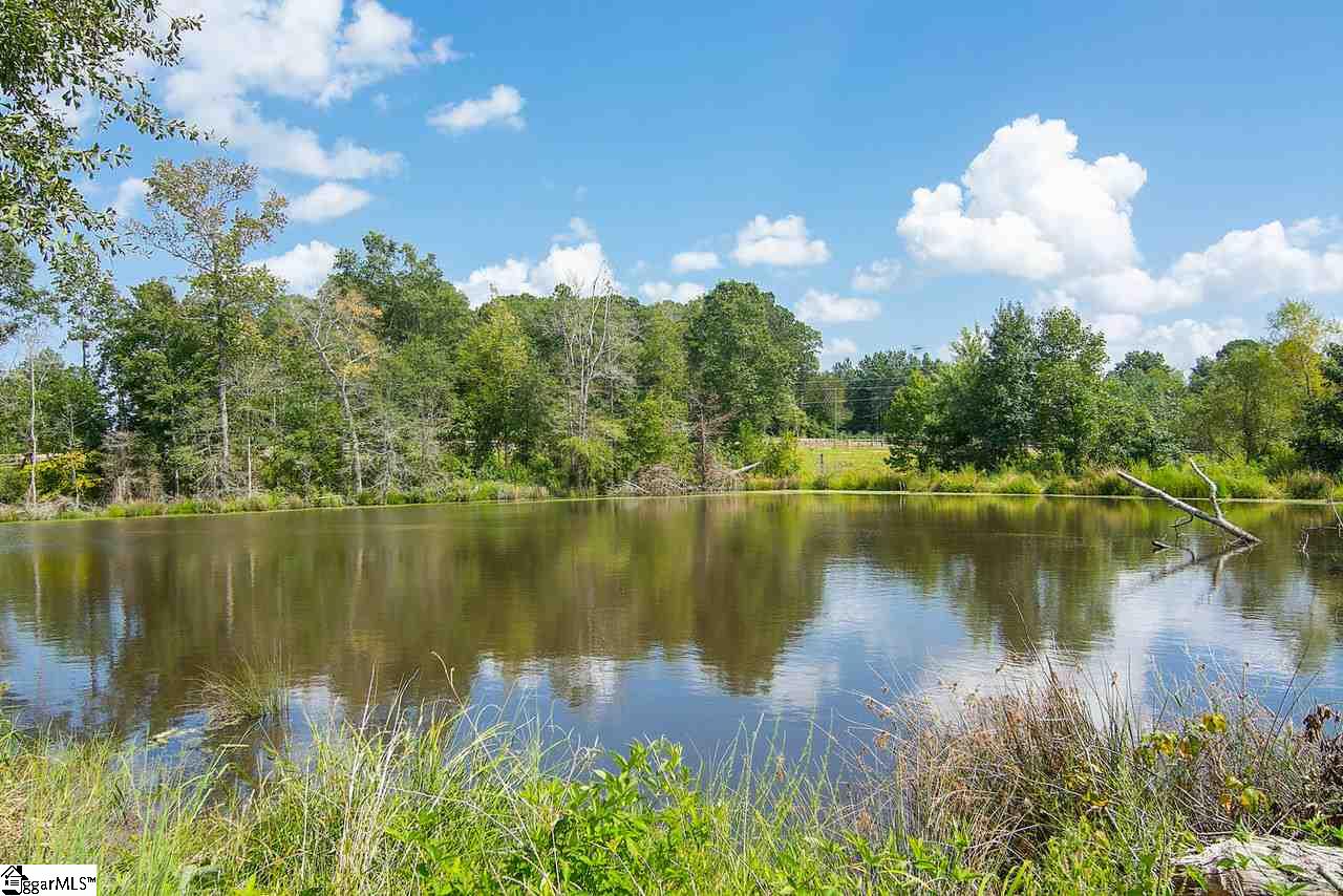 271 Cannon Bottom Road Belton, SC 29627 - Photo 3 of 36