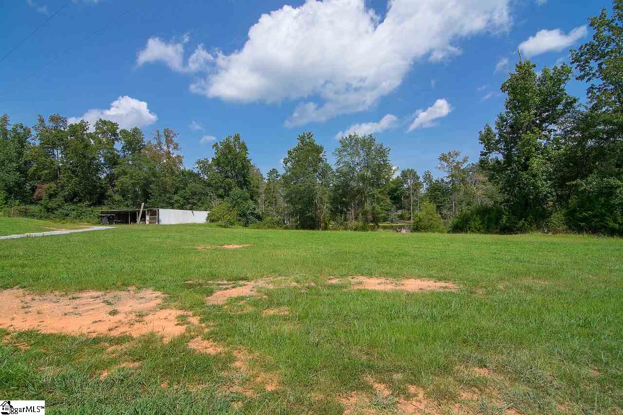271 Cannon Bottom Road Belton, SC 29627 - Photo 4 of 36