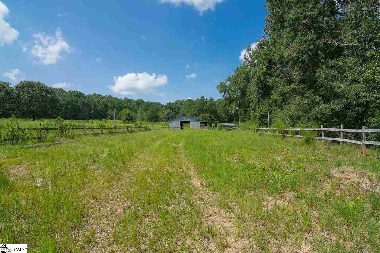 271 Cannon Bottom Road Belton, SC 29627 - Photo 7 of 36