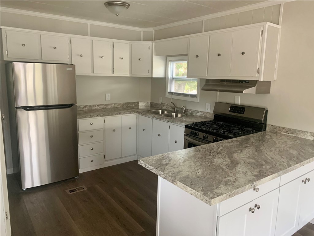 4 Lane B Coventry, RI 02816 - Photo 3 of 19 Kitchen