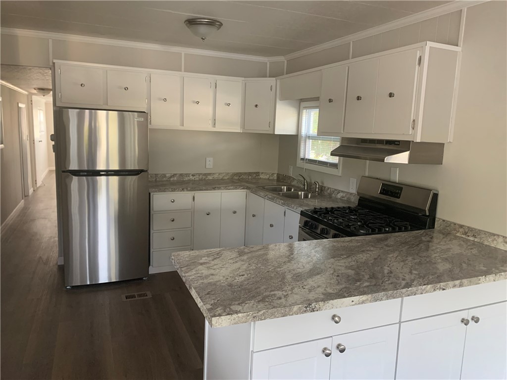 4 Lane B Coventry, RI 02816 - Photo 4 of 19 Kitchen