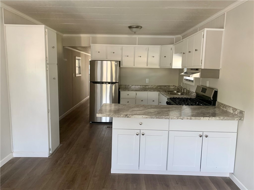 4 Lane B Coventry, RI 02816 - Photo 5 of 19 Kitchen