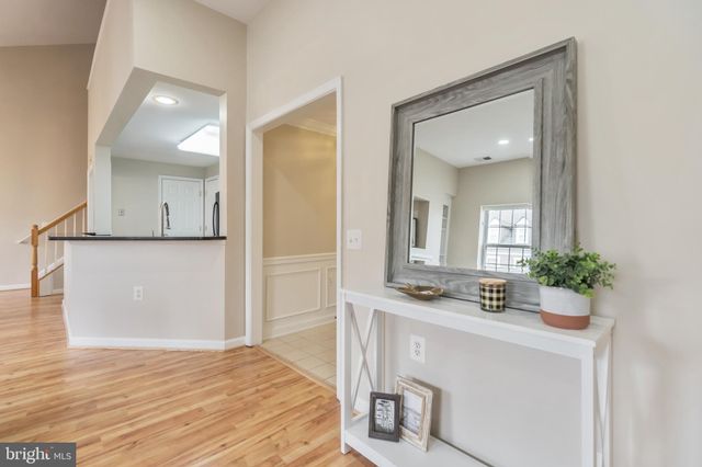 $649,500 | 1404 Roundhouse Lane, Unit 503, Alexandria, VA 22314