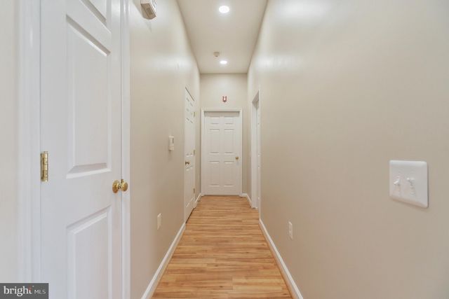 $649,500 | 1404 Roundhouse Lane, Unit 503, Alexandria, VA 22314