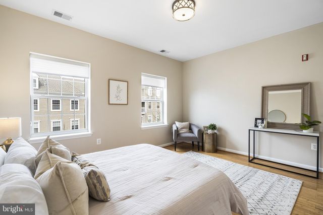 $649,500 | 1404 Roundhouse Lane, Unit 503, Alexandria, VA 22314