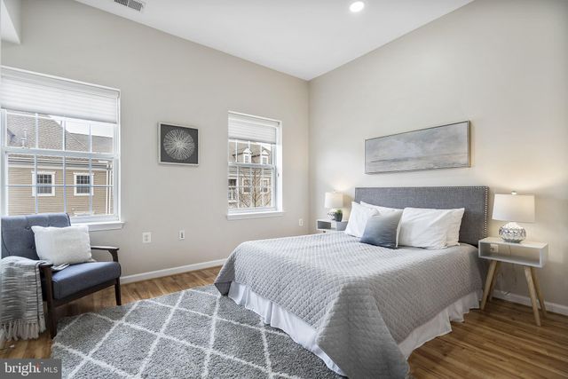 $649,500 | 1404 Roundhouse Lane, Unit 503, Alexandria, VA 22314