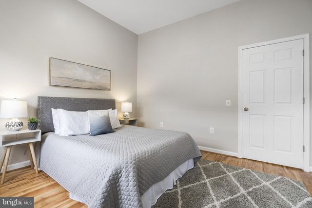 $649,500 | 1404 Roundhouse Lane, Unit 503, Alexandria, VA 22314