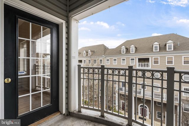$649,500 | 1404 Roundhouse Lane, Unit 503, Alexandria, VA 22314
