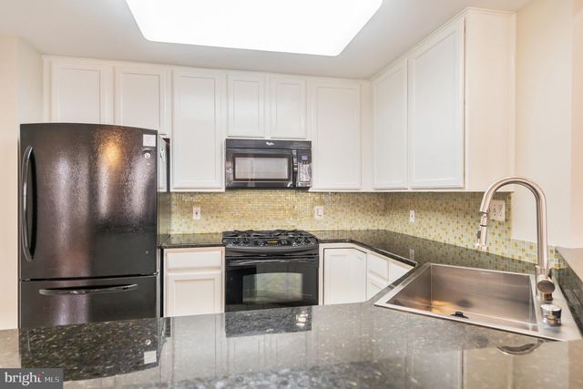 $649,500 | 1404 Roundhouse Lane, Unit 503, Alexandria, VA 22314