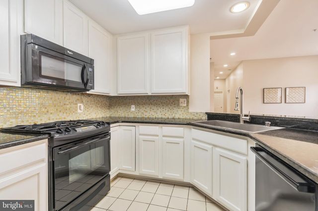 $649,500 | 1404 Roundhouse Lane, Unit 503, Alexandria, VA 22314