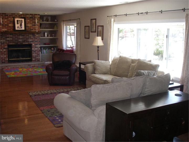 1029 Wayne Road Haddonfield, NJ 08033 - Photo 2 of 20 Living Room