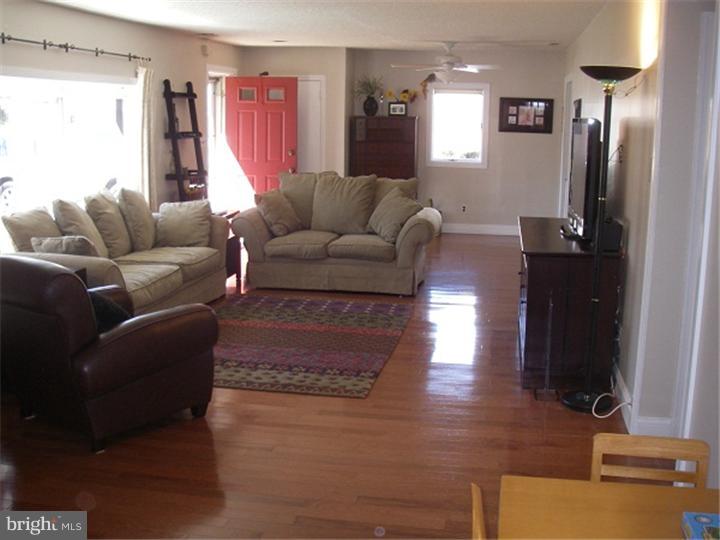 1029 Wayne Road Haddonfield, NJ 08033 - Photo 4 of 20 Living Room