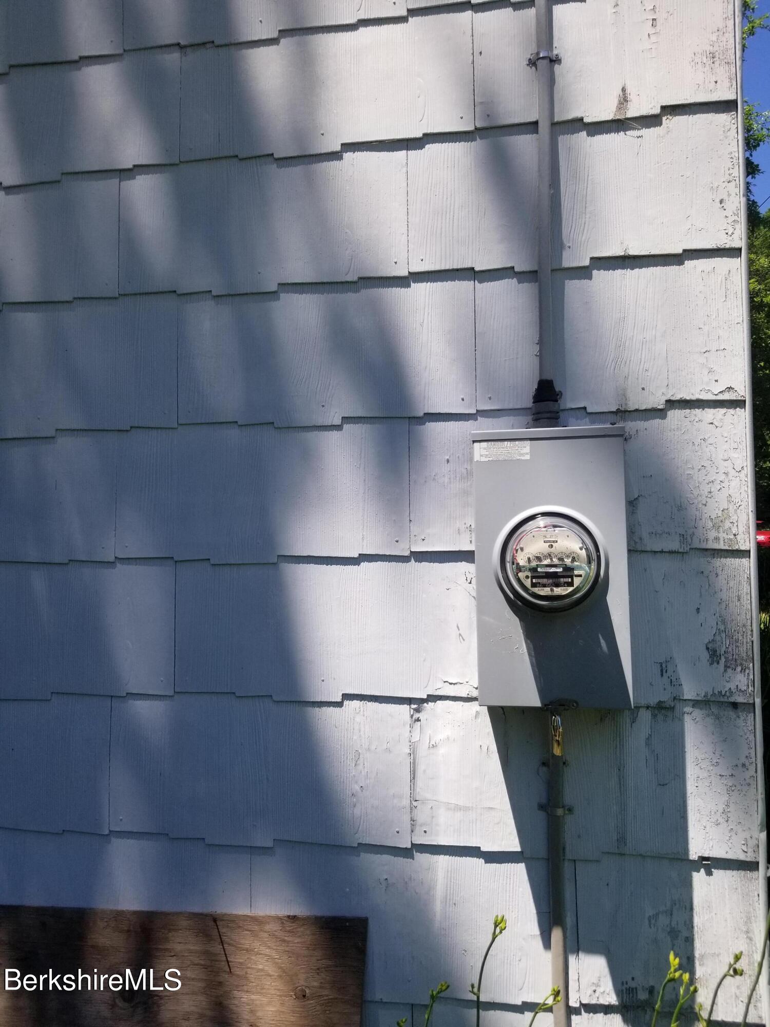 247 Pecks Road Pittsfield, MA 01201 - Photo 11 of 13
