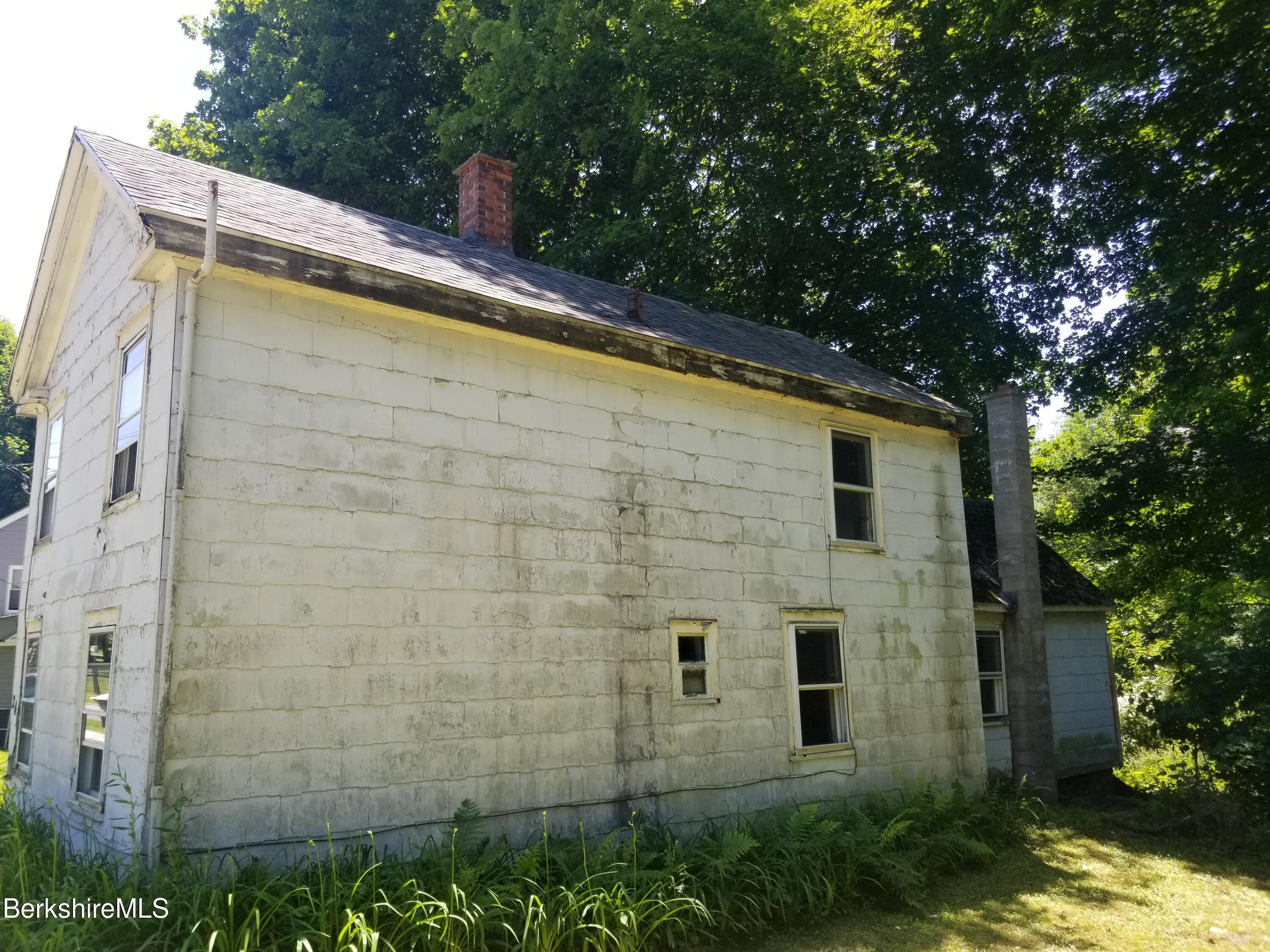 247 Pecks Road Pittsfield, MA 01201 - Photo 4 of 13