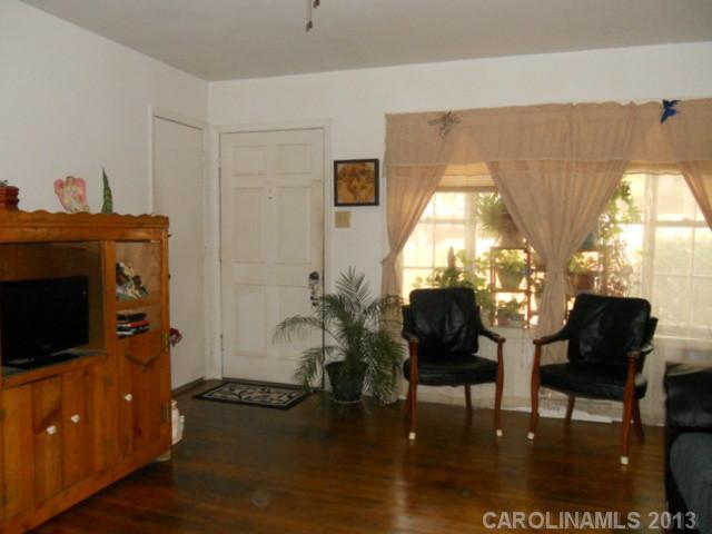 1026 Claremont Road Charlotte, NC 28214 - Photo 5 of 14