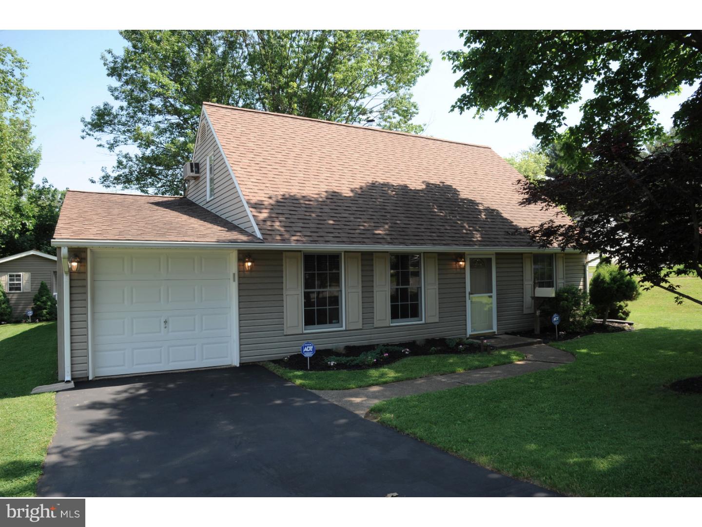 83 Trail Road Levittown, PA 19056 - Photo 3 of 25 Exterior Side