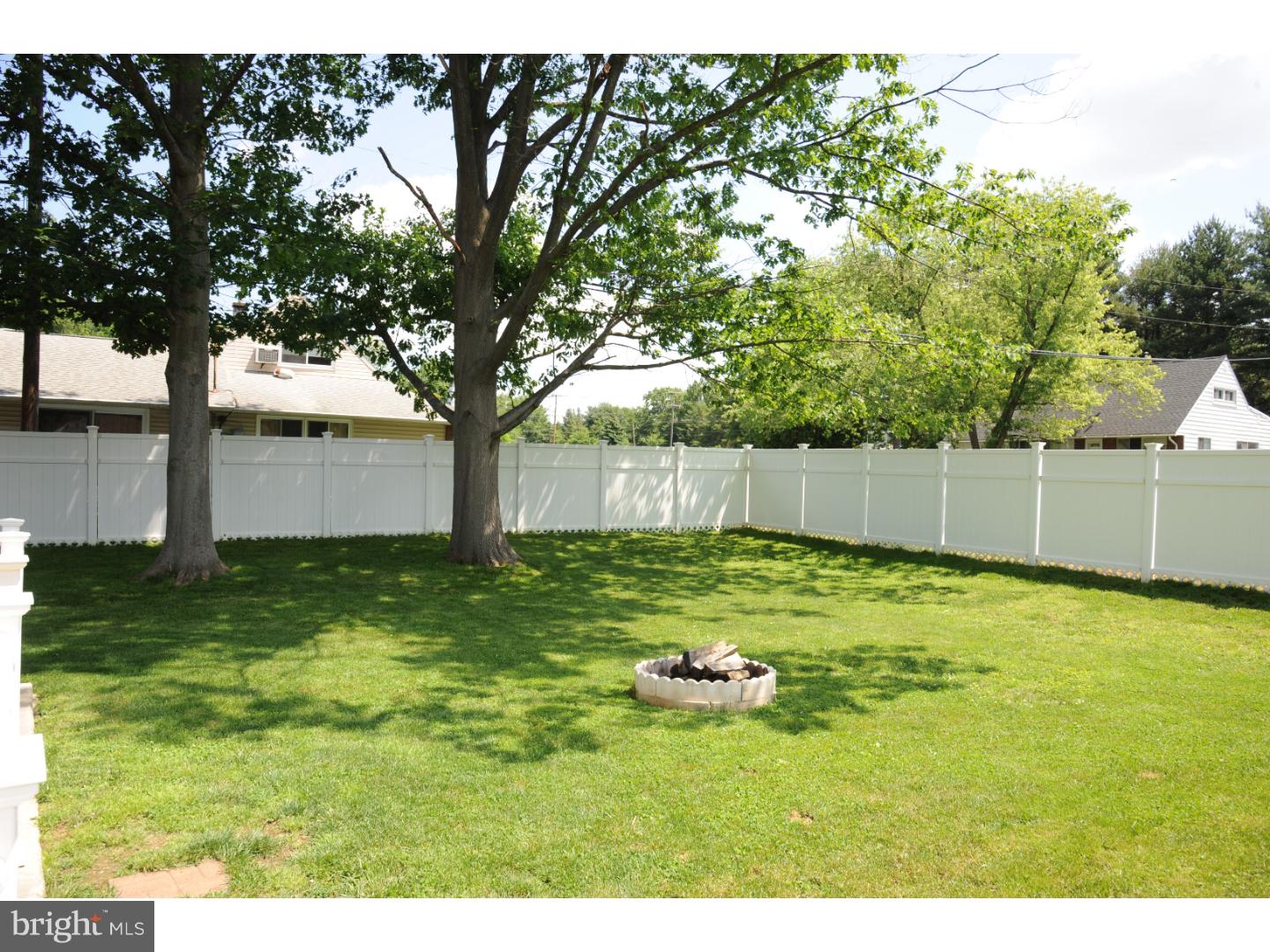 83 Trail Road Levittown, PA 19056 - Photo 24 of 25 Back Yard
