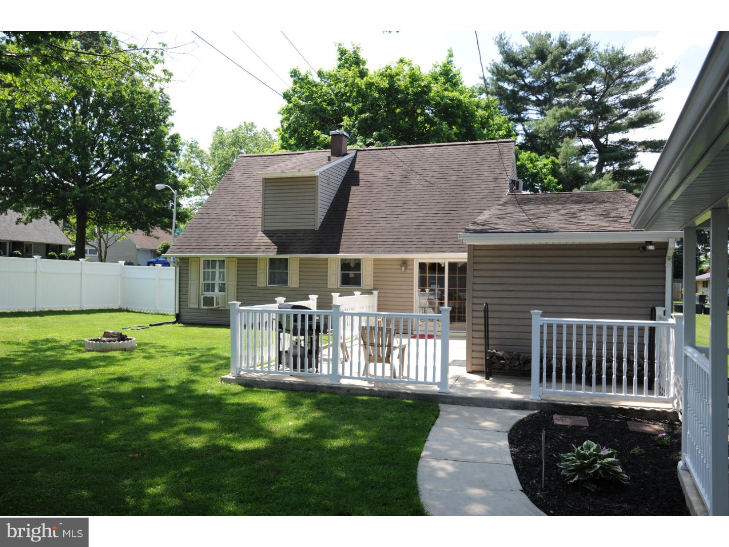 83 Trail Road Levittown, PA 19056 - Photo 25 of 25 Exterior Back
