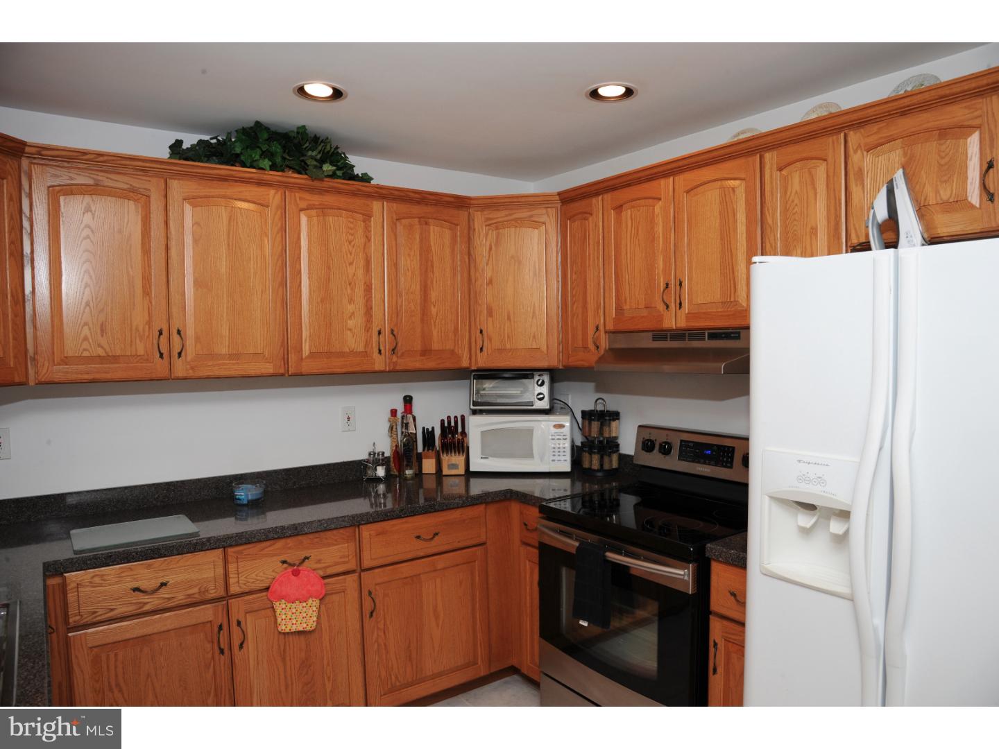83 Trail Road Levittown, PA 19056 - Photo 6 of 25 Kitchen