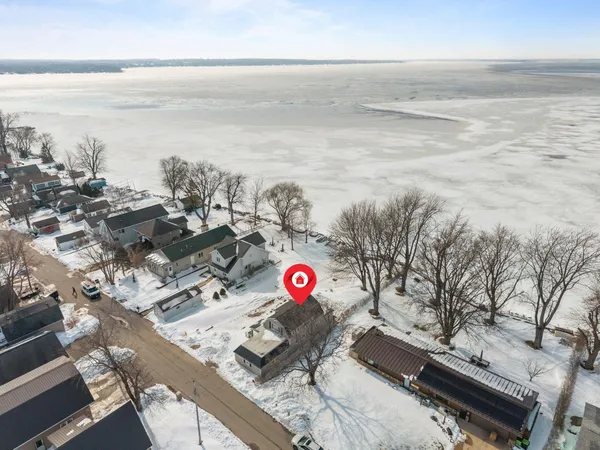 $389,000 | 2963 Sunset Point Lane, Oshkosh, WI 54904