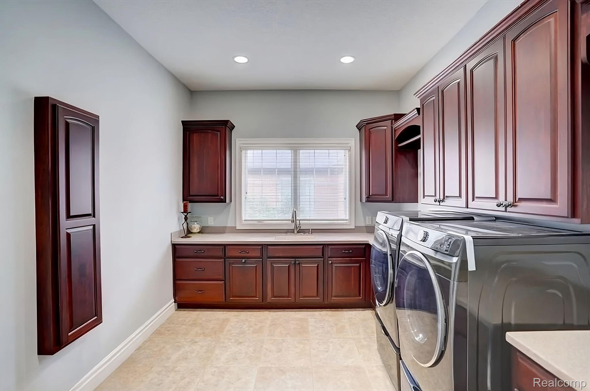 2571 North Long Lake Road Fenton, MI 48430 - Photo 37 of 78