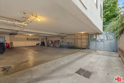 $495,000 | 1334 South Carmelina Avenue, Unit 1, Los Angeles, CA 90025