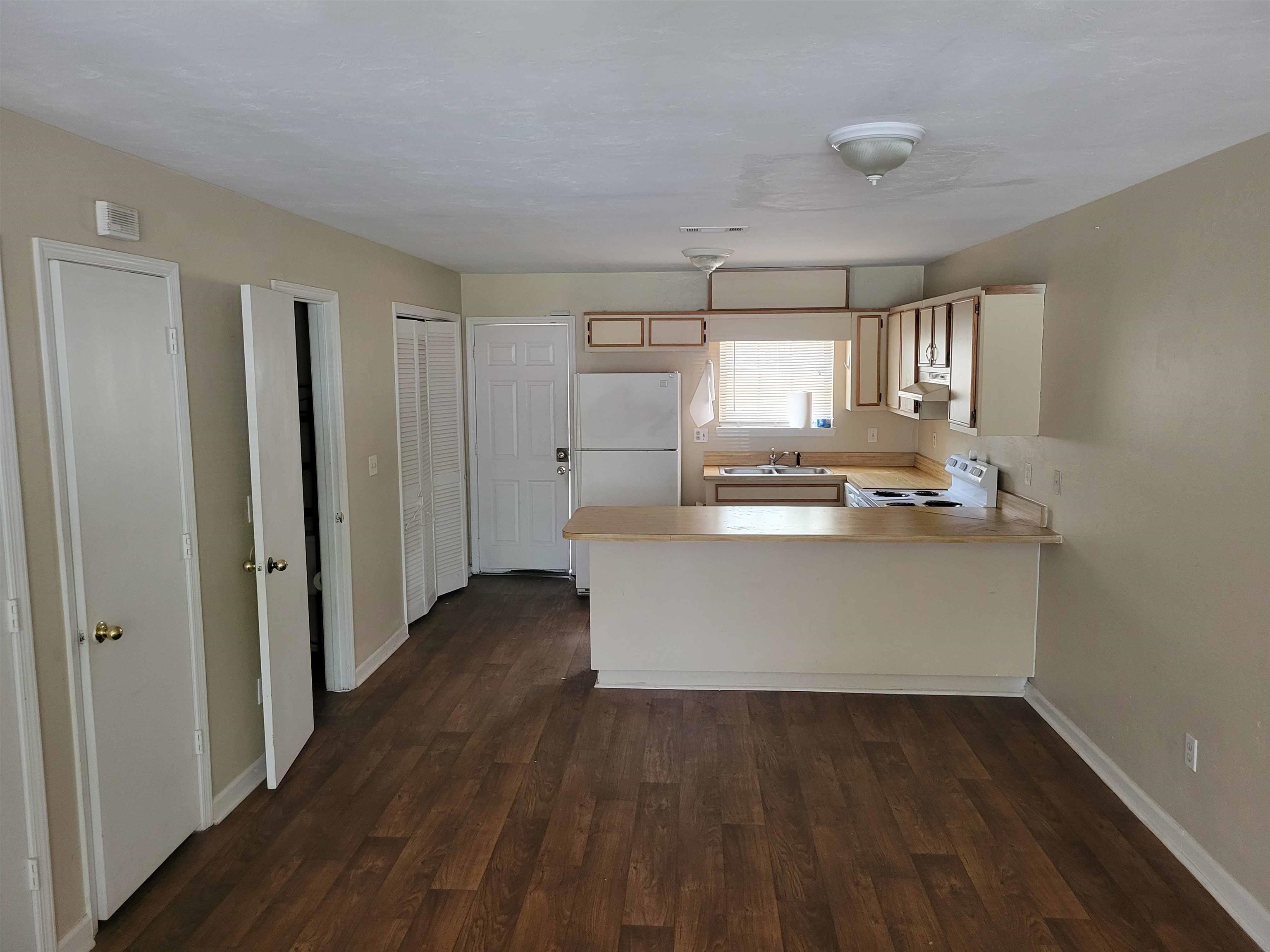 350 Hayden Road Tallahassee, FL 32304 - Photo 4 of 11 Gallery Image 4