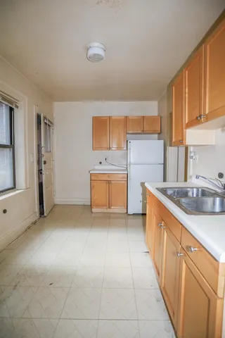 $1,850 | 2958 North Seeley Avenue, Unit 1, Chicago, IL 60618