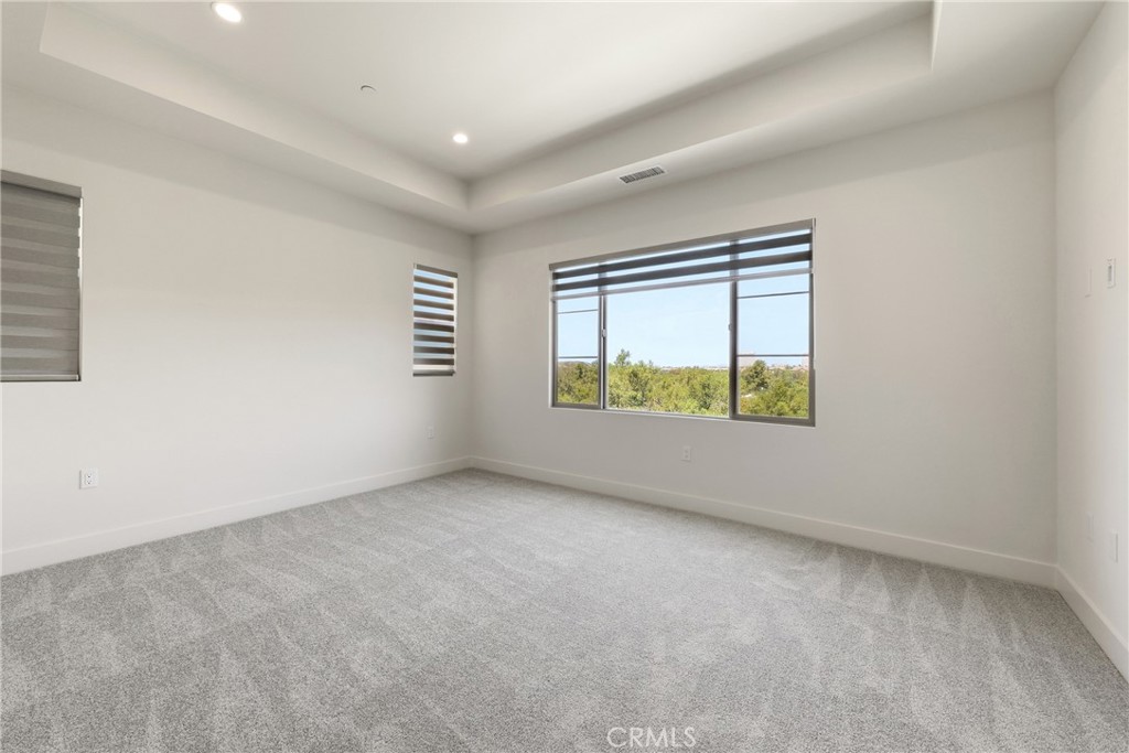 249 Raffini Irvine, CA 92618 - Photo 6 of 27 Gallery Image 6
