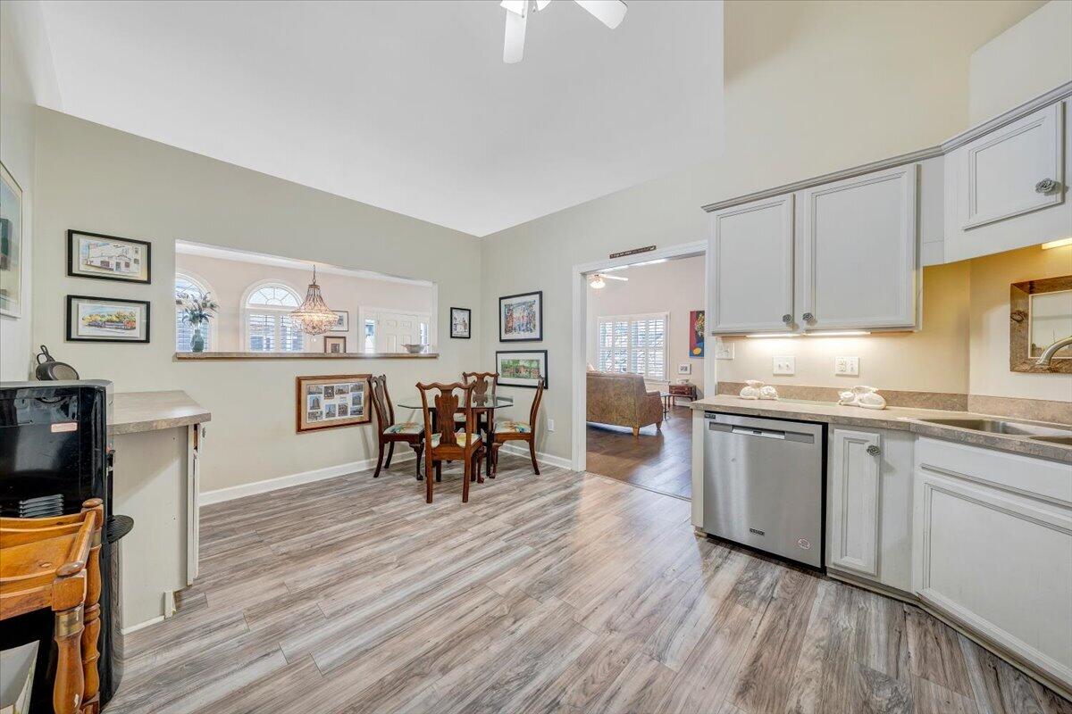 5414 Quail Ridge Court Roanoke, VA 24018 - Photo 10 of 30 Eat-In Kitchen