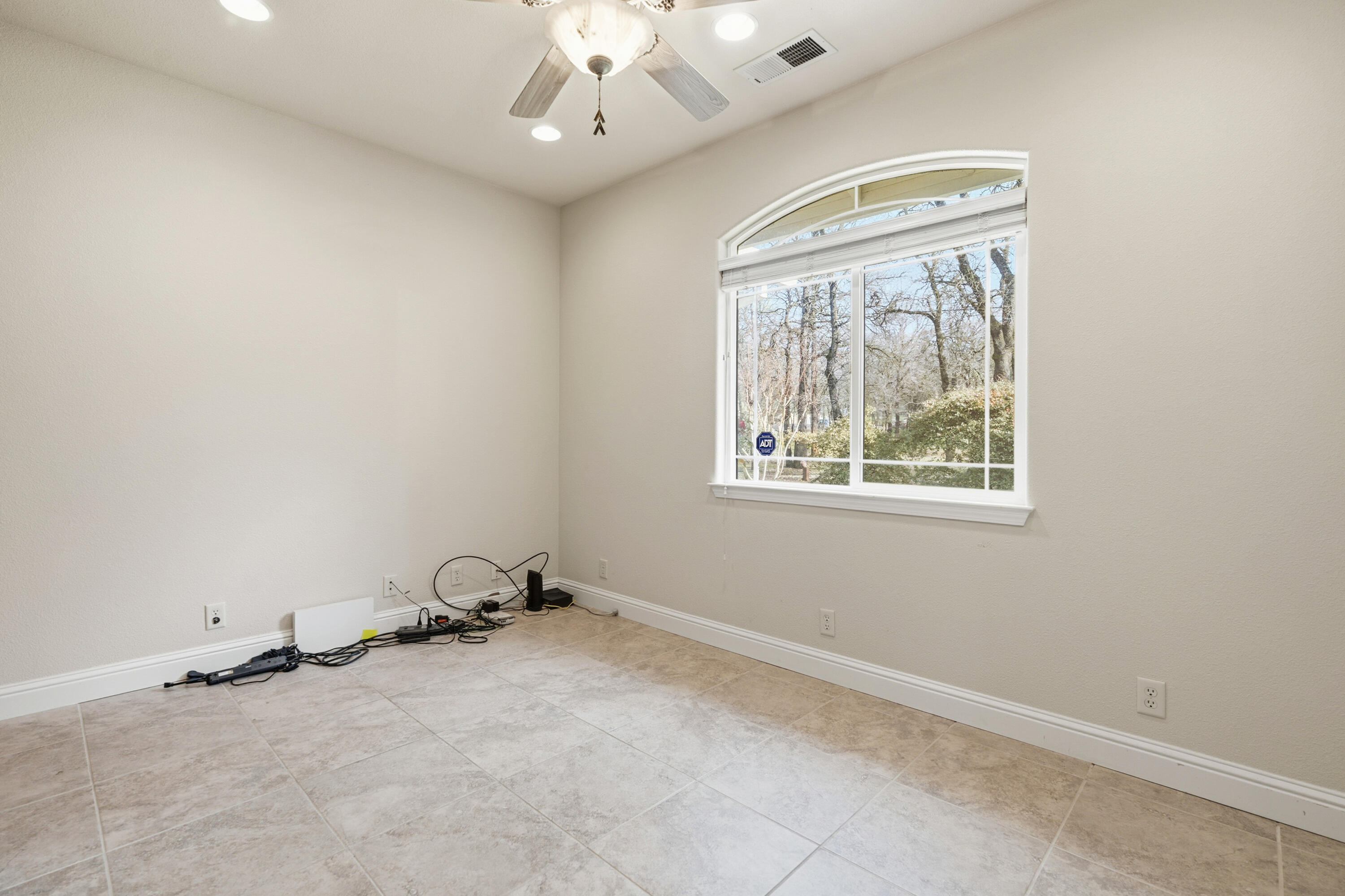 14535 Molluc Drive Red Bluff, CA 96080 - Photo 28 of 72 an empty room with a window