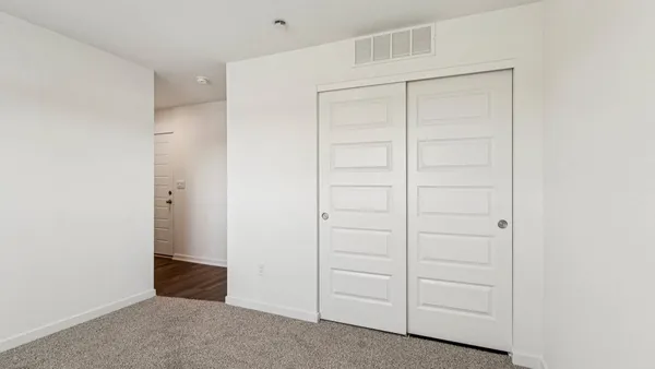 $299,990 | 917 Briar Gln Court, Hampshire, IL 60140