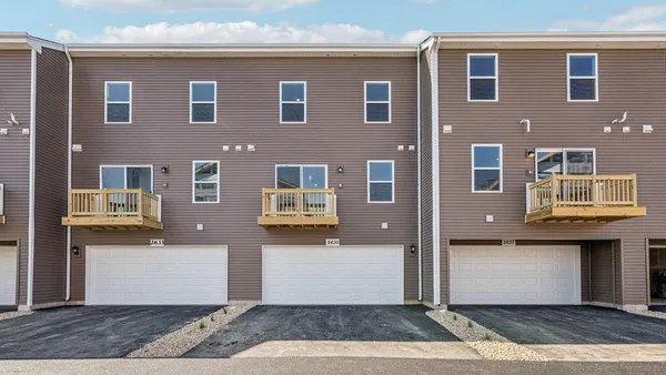 $299,990 | 917 Briar Gln Court, Hampshire, IL 60140