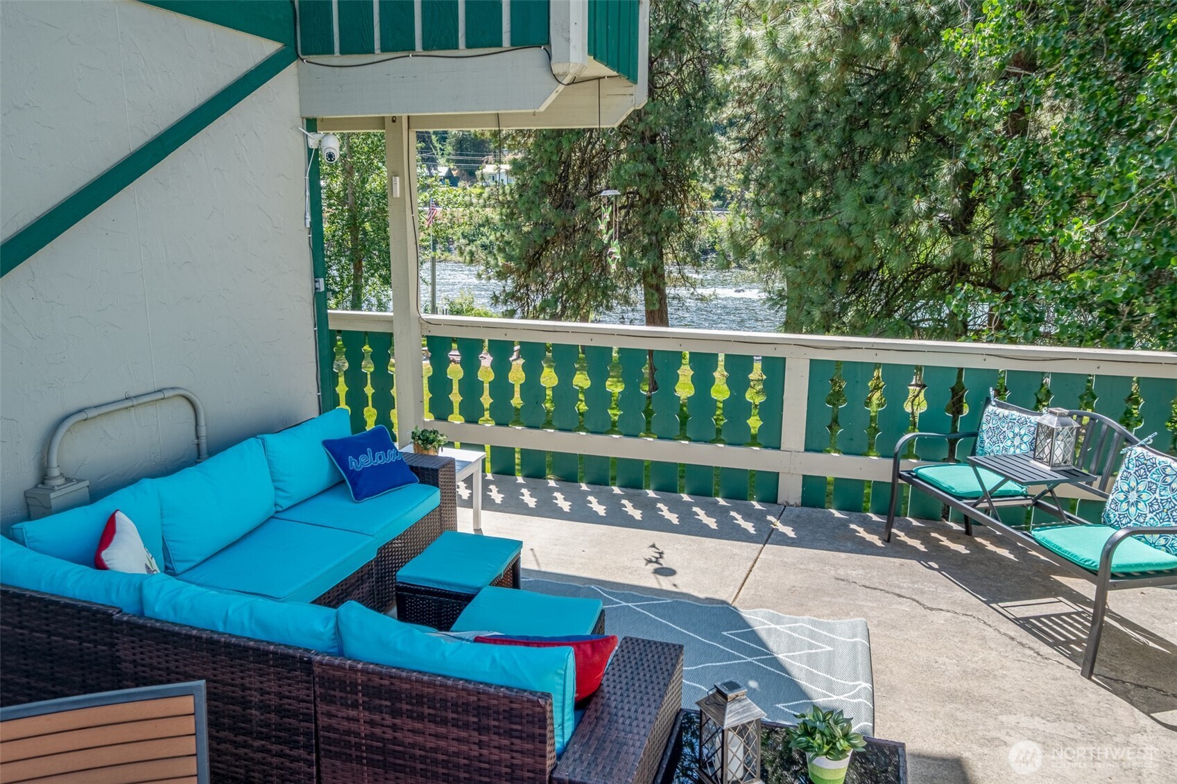 8348 Main Street, Unit 1 Peshastin, WA 98847 - Photo 5 of 40 a view of a chair and table in the balcony