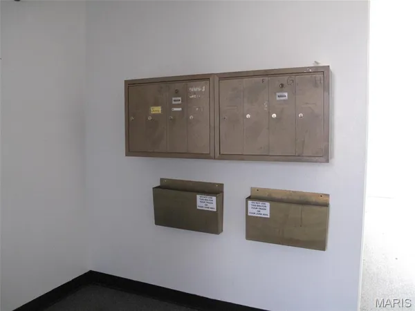 $65,000 | 7609 Hazelcrest Drive, Unit G, Hazelwood, MO 63042