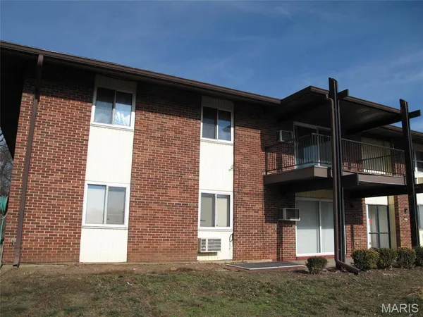 $65,000 | 7609 Hazelcrest Drive, Unit G, Hazelwood, MO 63042