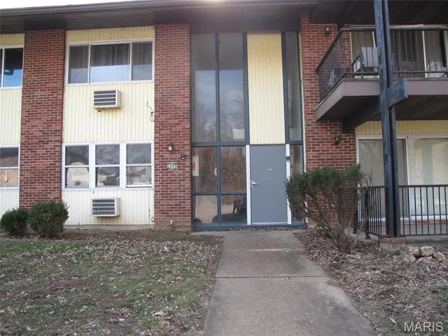 $65,000 | 7609 Hazelcrest Drive, Unit G, Hazelwood, MO 63042