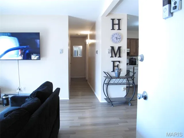 $65,000 | 7609 Hazelcrest Drive, Unit G, Hazelwood, MO 63042