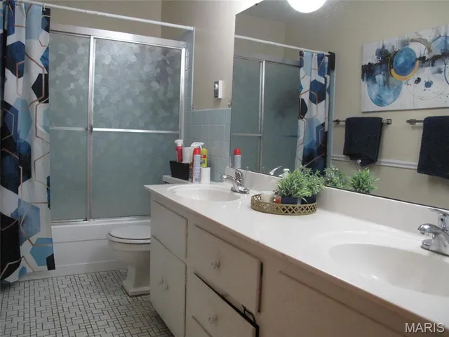 $65,000 | 7609 Hazelcrest Drive, Unit G, Hazelwood, MO 63042