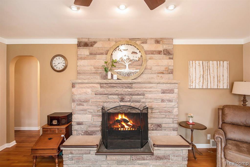 4198 Edmore Road Waterford, MI 48329 - Photo 5 of 28