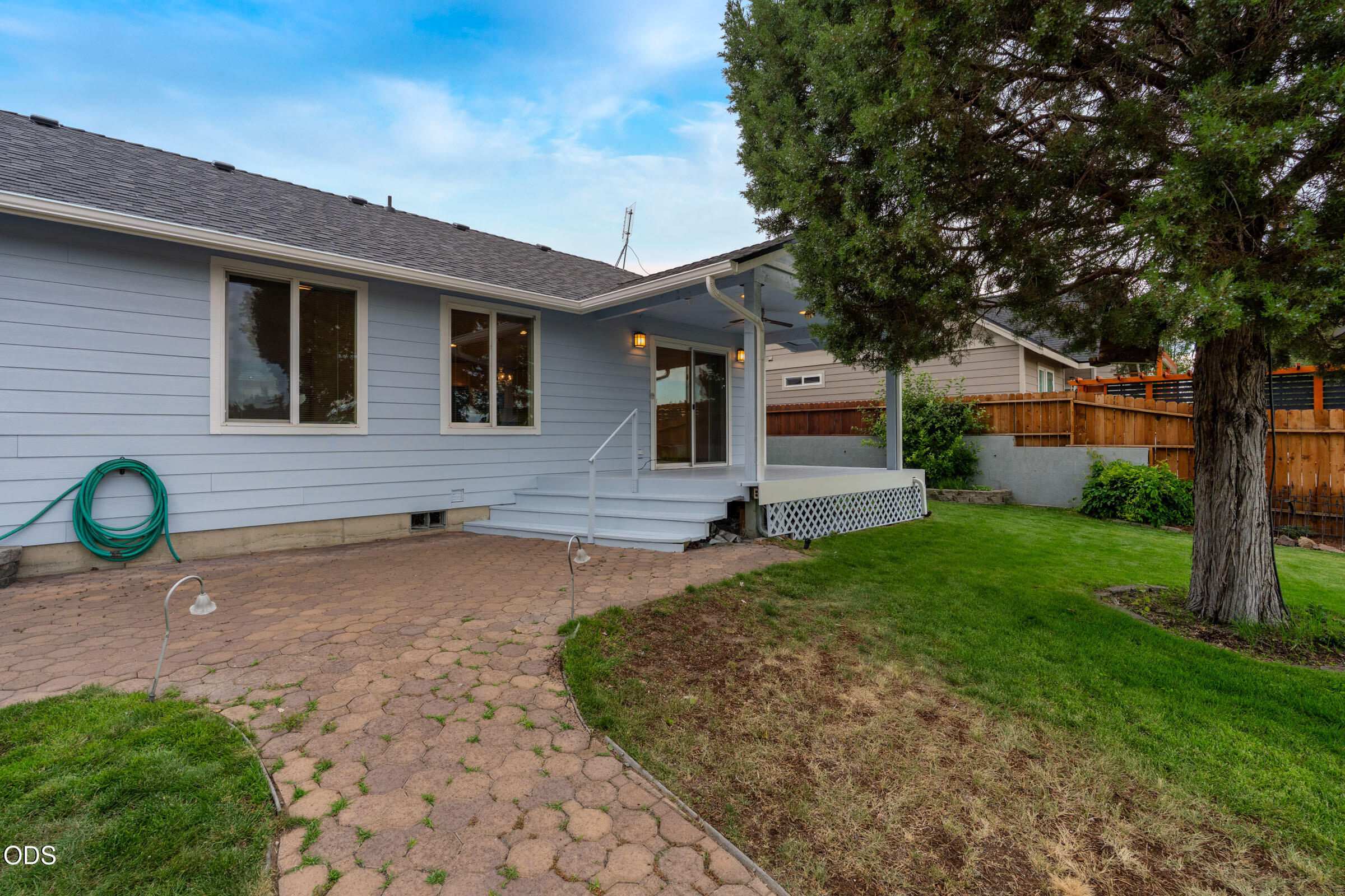 1128 Southwest Rimrock Way Redmond, OR 97756 - Photo 31 of 46