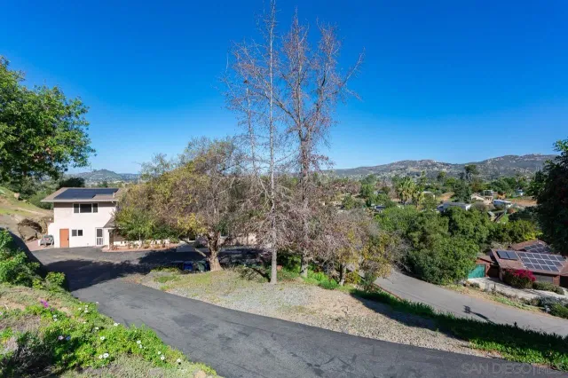 $1,100,000 | 2019 Avenida Penasco, El Cajon, CA 92019