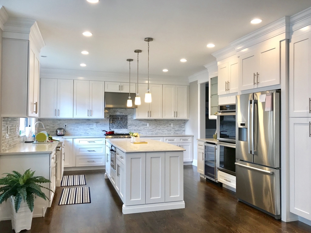 301 Linden Street Wellesley, MA 02481 - Photo 3 of 24