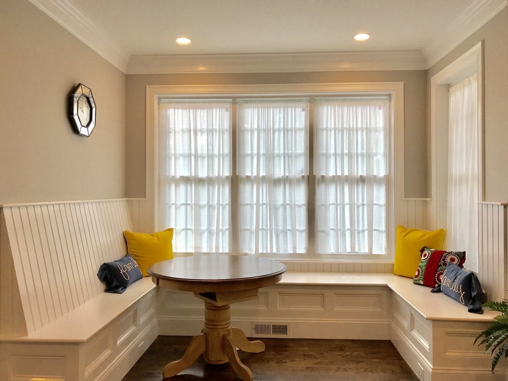 301 Linden Street Wellesley, MA 02481 - Photo 7 of 24