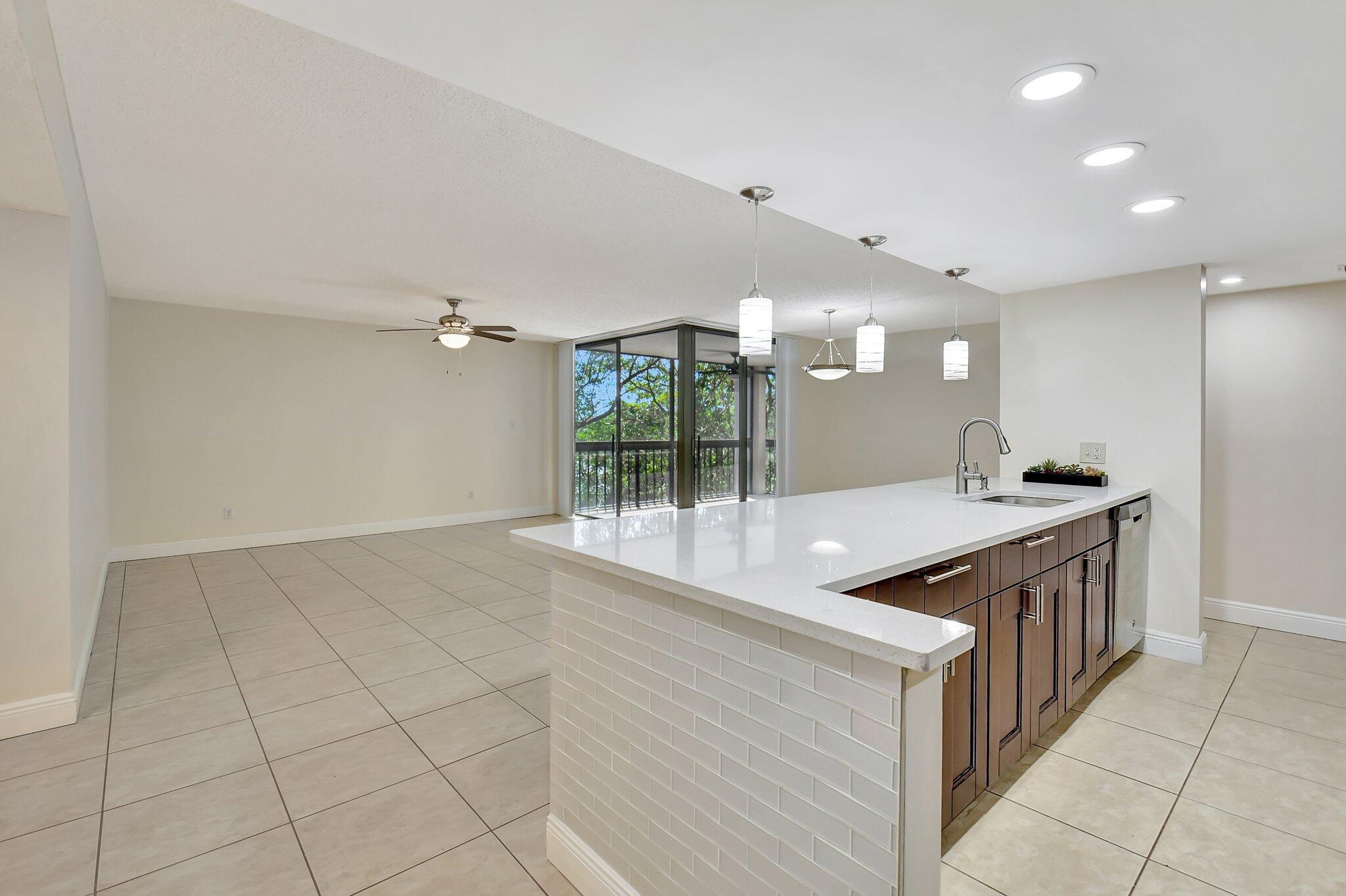 820 Lavers Circle, Unit G402 Delray Beach, FL 33444 - Photo 7 of 28 820 LAVERS CIRCEL #G402