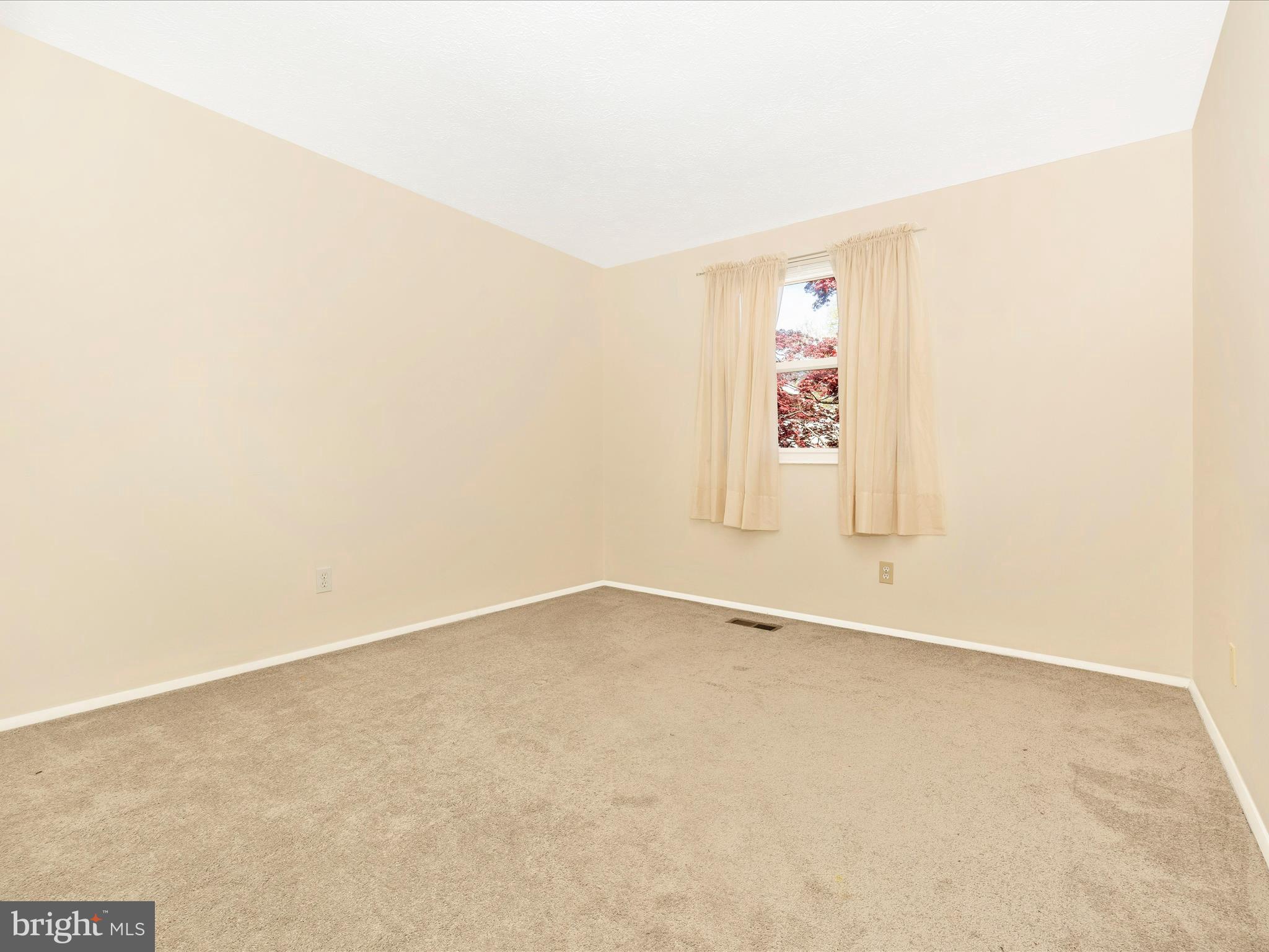 394 Prospect Boulevard Frederick, MD 21701 - Photo 17 of 39 Bedroom 2