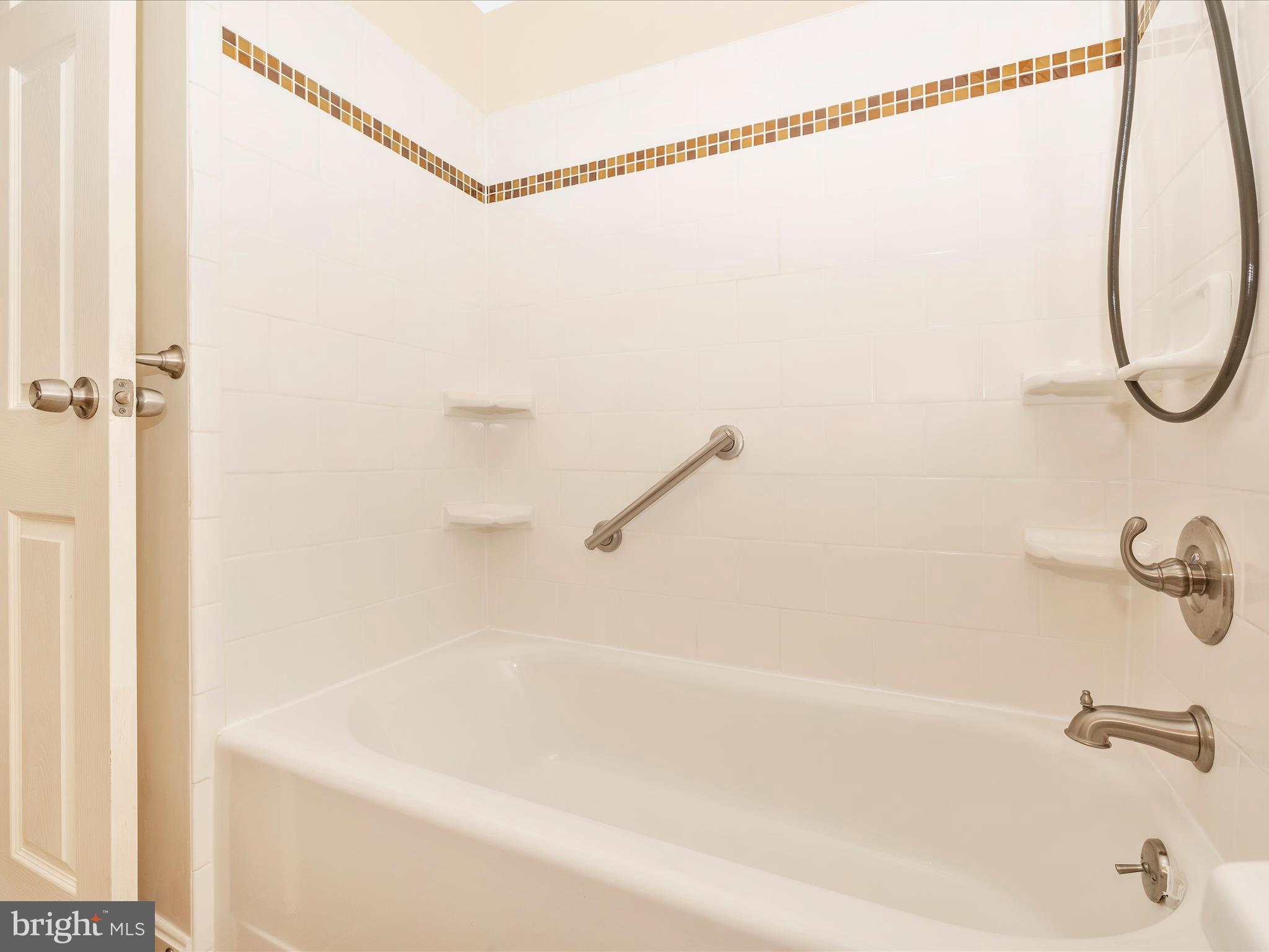 394 Prospect Boulevard Frederick, MD 21701 - Photo 22 of 39 Bathroom 2