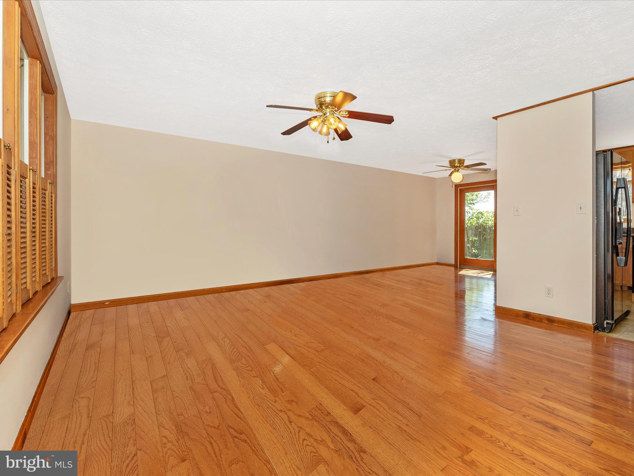394 Prospect Boulevard Frederick, MD 21701 - Photo 4 of 39 Living Room